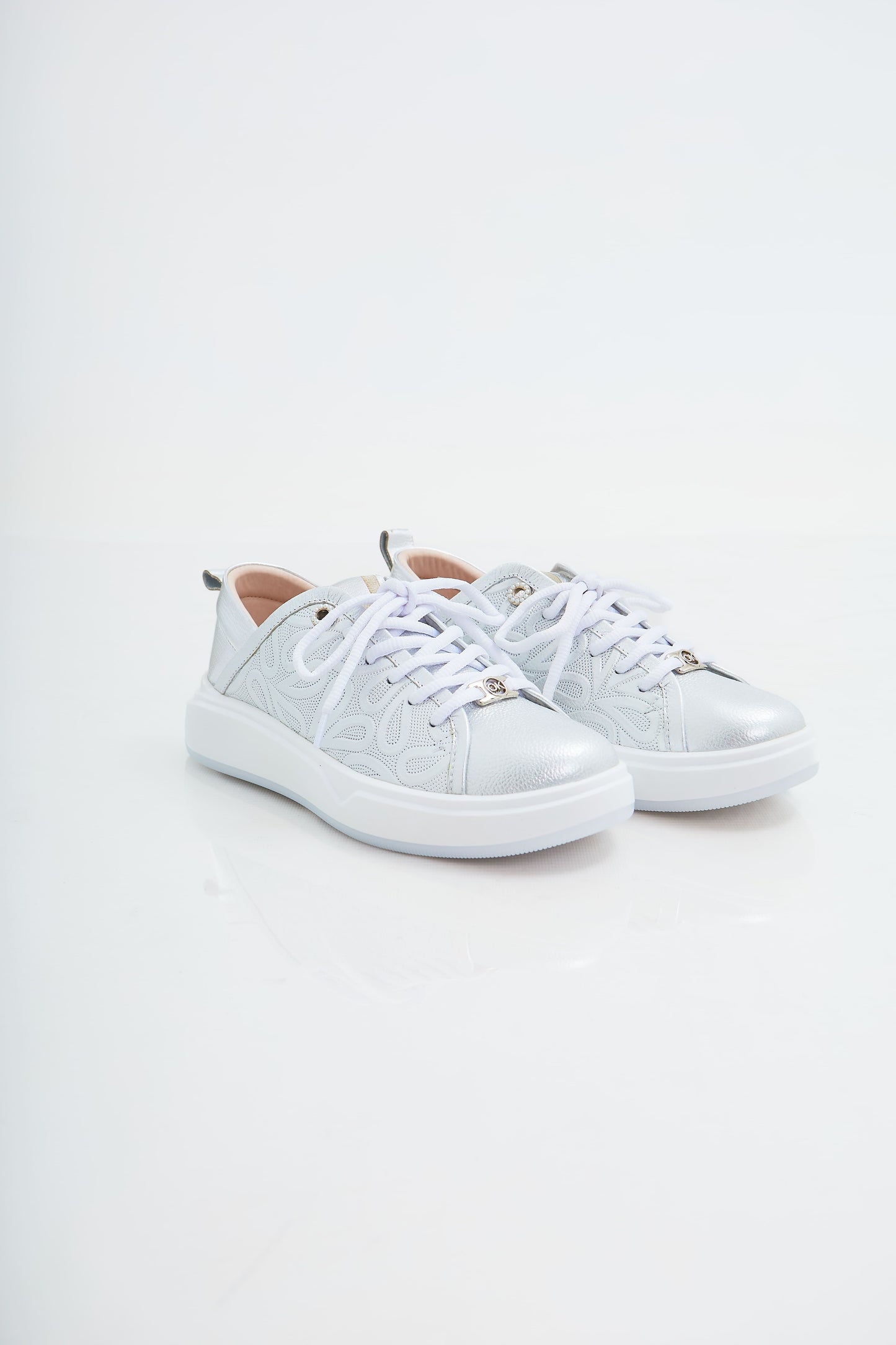 Zapatillas en cuero Val·lentia Plateado 002 PP