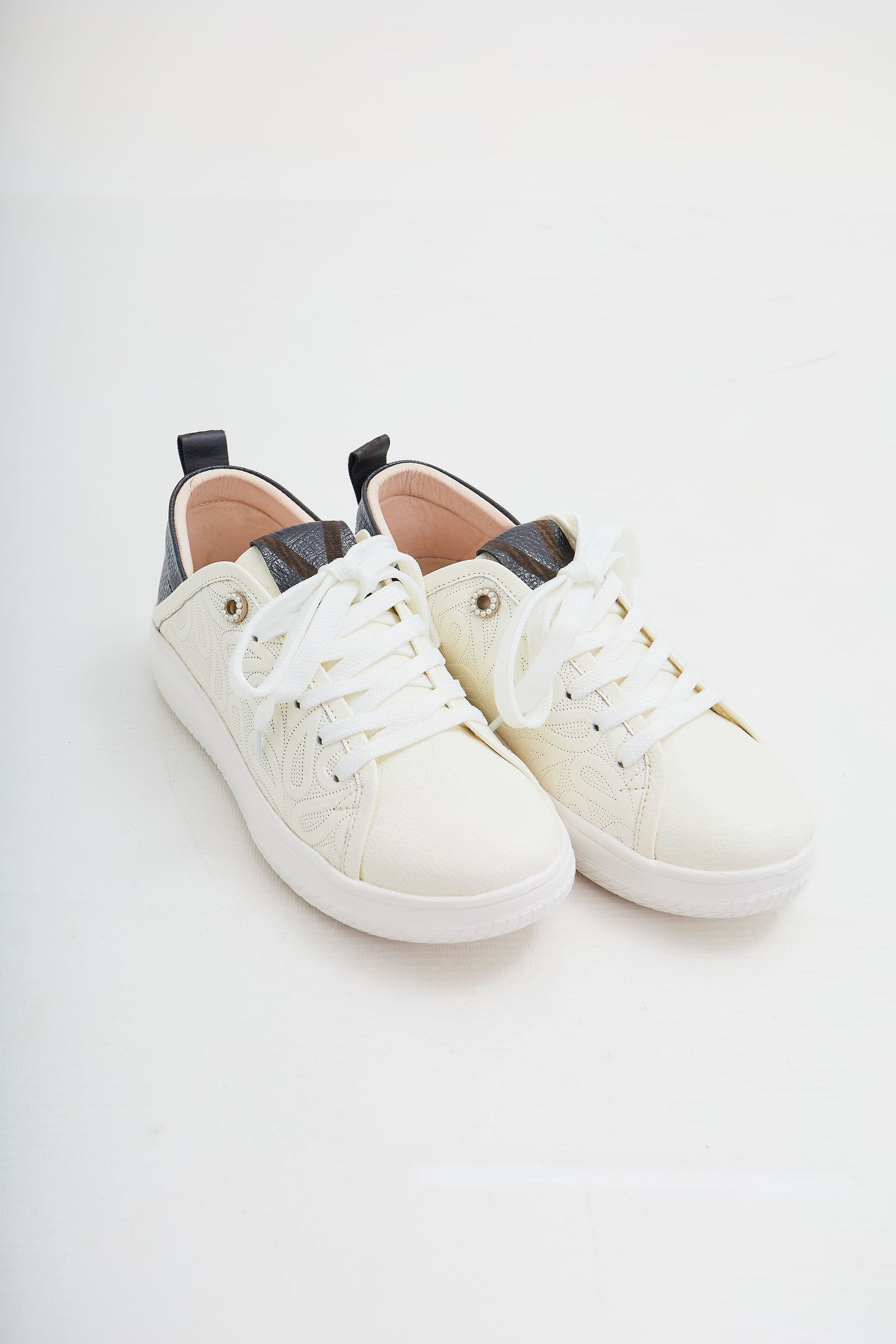 Zapatillas en cuero Val·lentia Blanco Talco 001 NLT