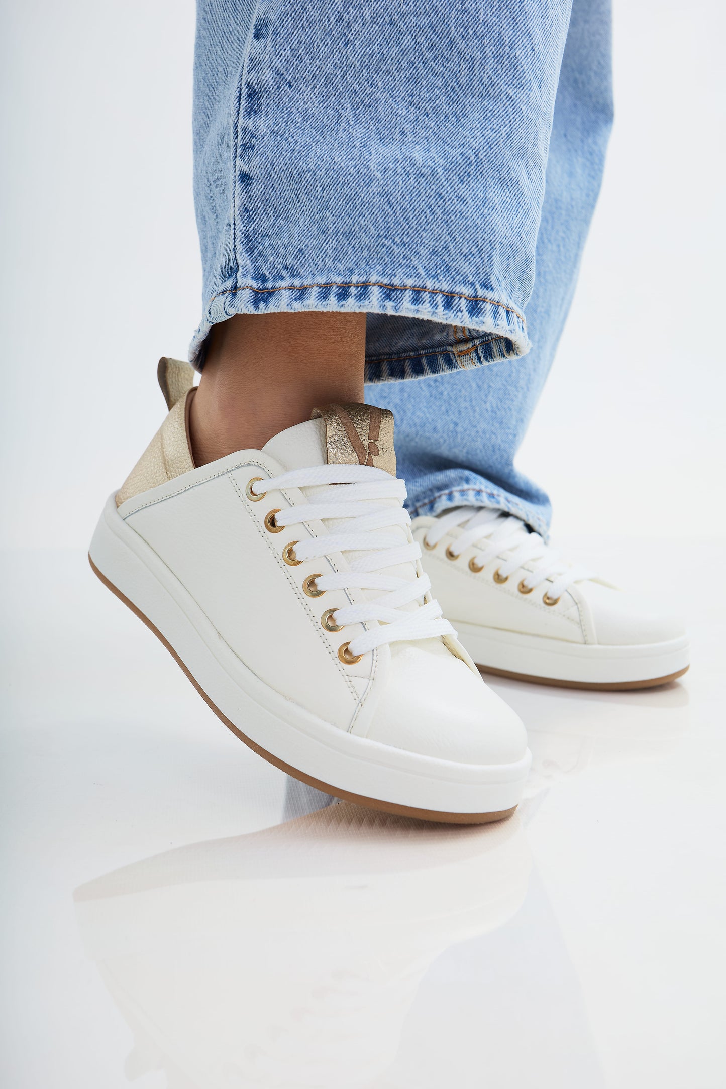 Zapatillas en cuero Val·lentia Dorado Blanco 001 BD